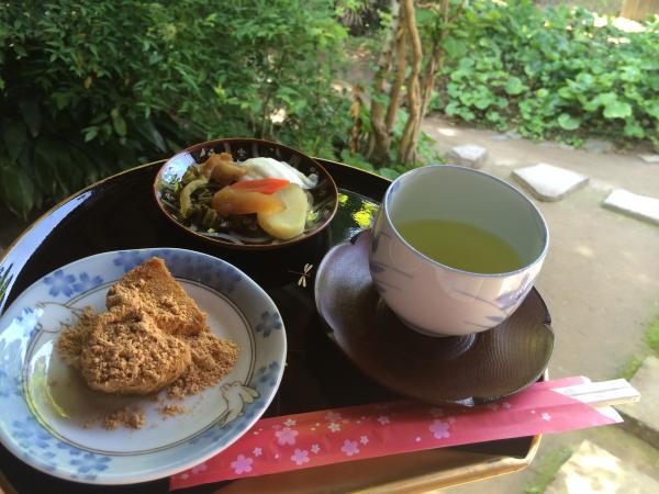 【2024】出水麓武家屋敷群で！薩摩の郷土菓子あくまきと出水の新茶のおもてなし
